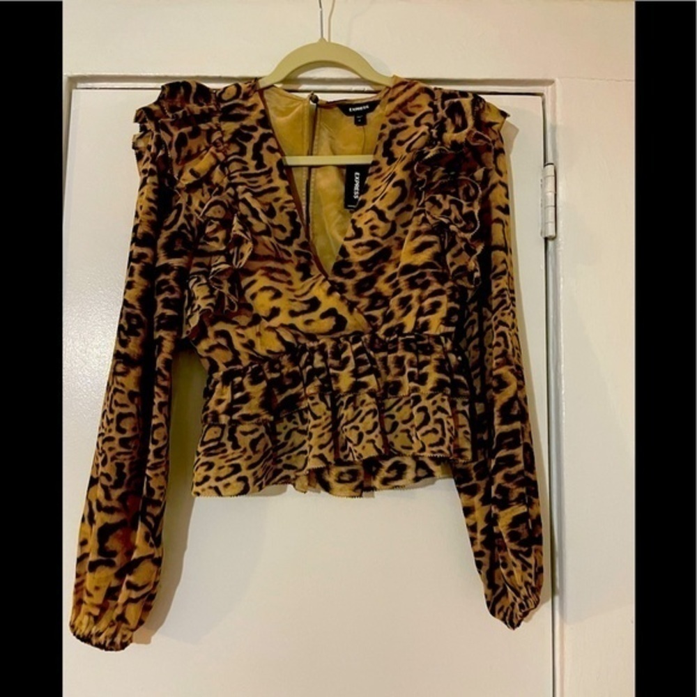 Express Leslie’s Ruffle Tiered Peplum Blouse Size X-Small